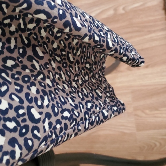 RAFAELLA 18 32" LONG STRETCHY ANIMAL PRINT CAPRIS - Picture 3 of 3